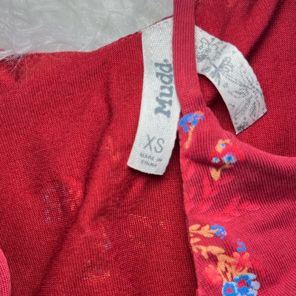 Top - Picture 2 of 3